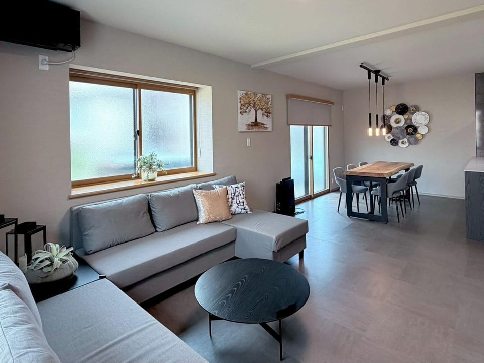 Living room, Dining area