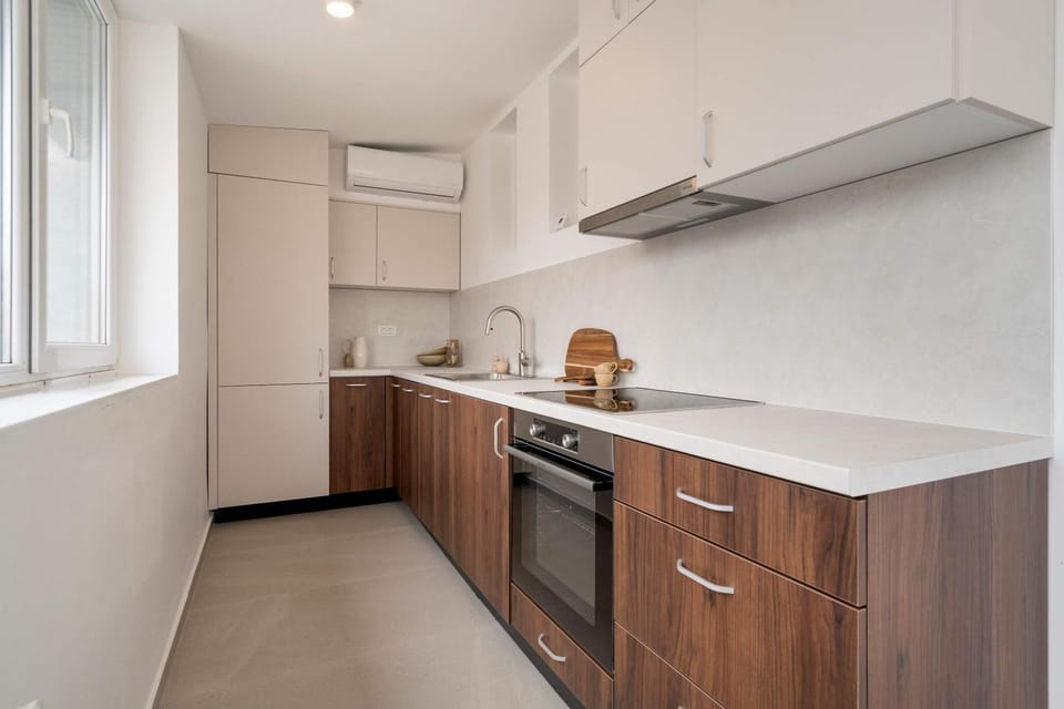 Kitchen or kitchenette, dishwasher, oven, pet friendly, stove