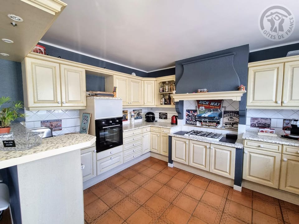 Villa spacieuse avec spa et jardin privé - Proche Paris - FR-1-527-67 House in Île-de-France
