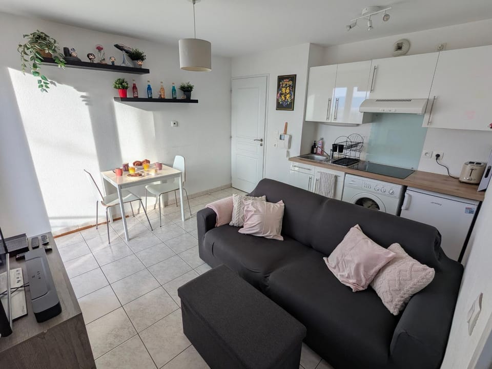 Appartement charmant, vue lac - 2 pers. - FR-1-498-129 Apartment in Évian-les-Bains
