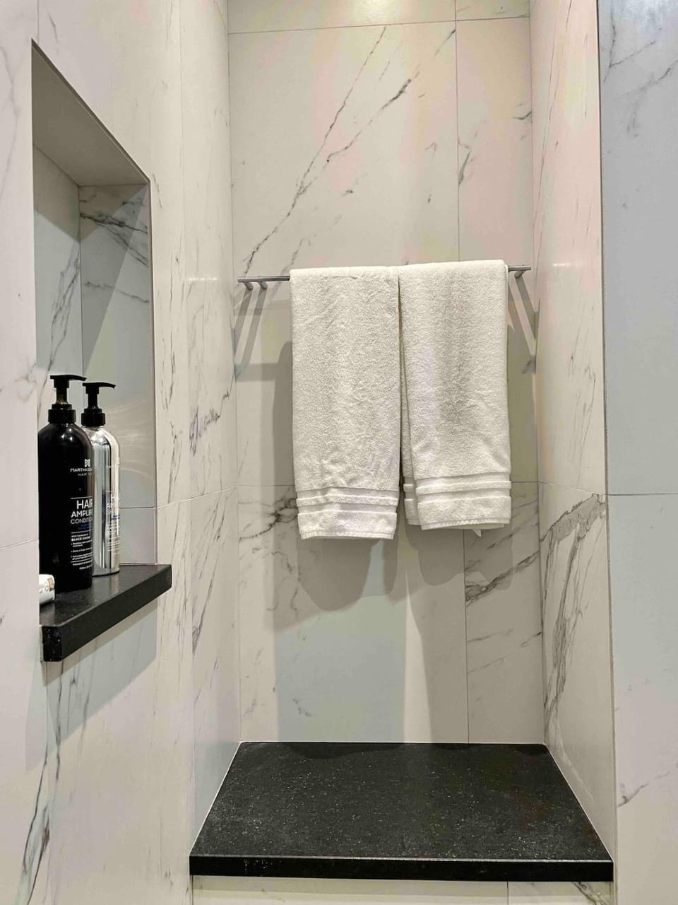 Upscale 2BR Apartment Prime Location & Lock-Off Apartment in Monterrey
