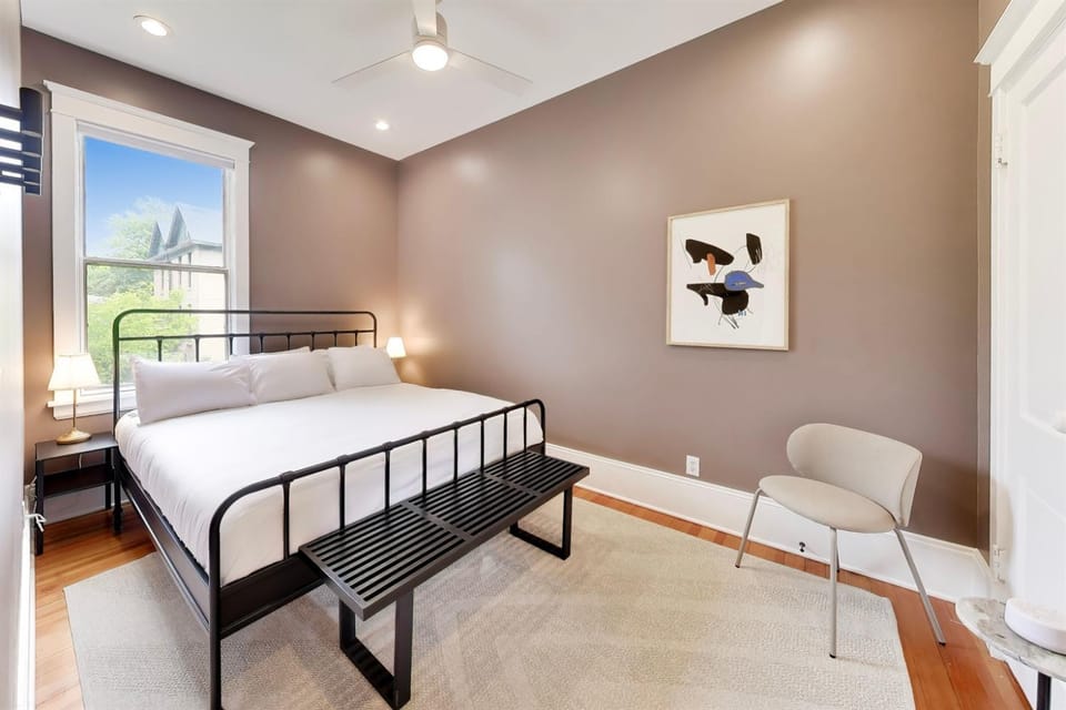 Bed, Photo of the whole room, Bedroom