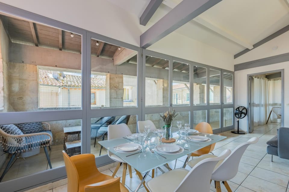 View (from property/room), Dining area, Breakfast, air conditioner, air conditioner