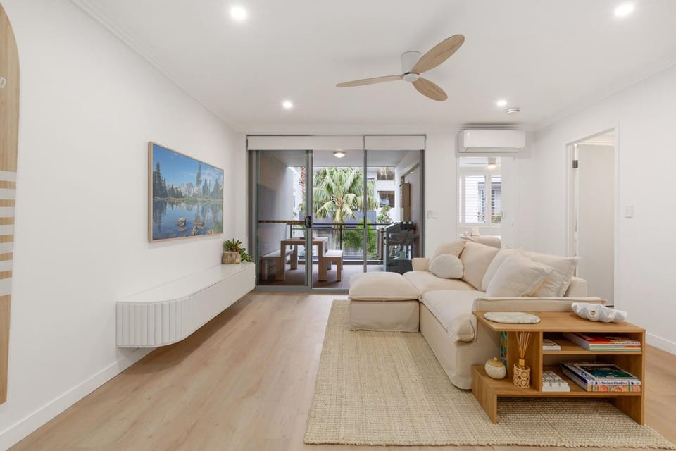 Beach & Lake Narrabeen Apartment with Outdoor BBQ Apartment in Sydney