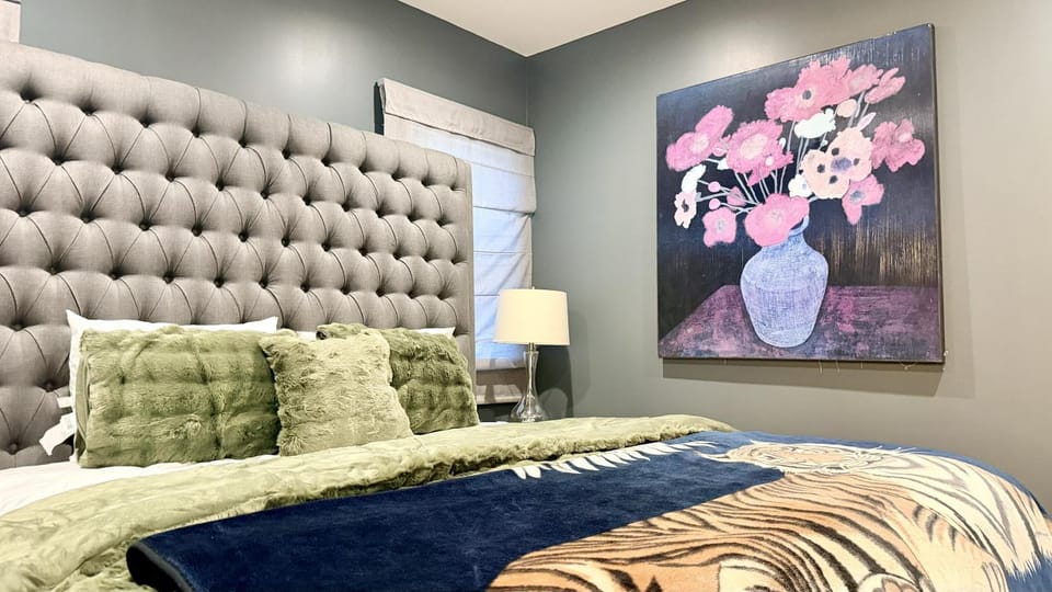 Soleil de Juin - A Couture Hollywood Retreat Apartment in Hollywood