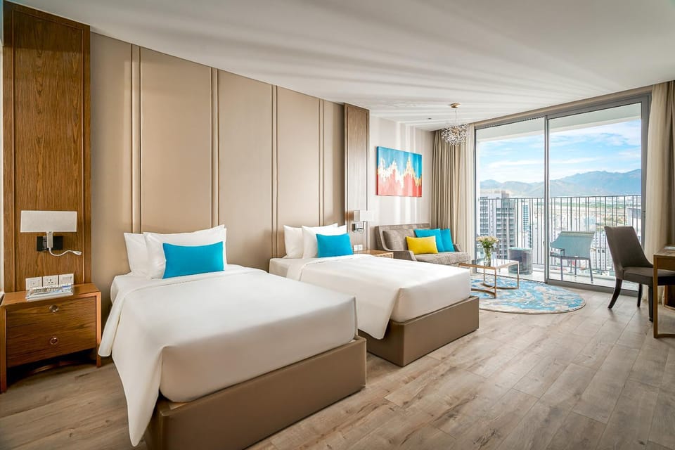 Bed, Natural landscape, Living room, Photo of the whole room, Seating area, Bedroom, Mountain view