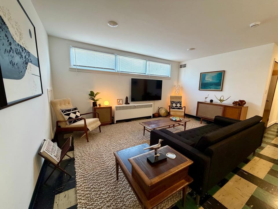 TV and multimedia, Living room, Seating area