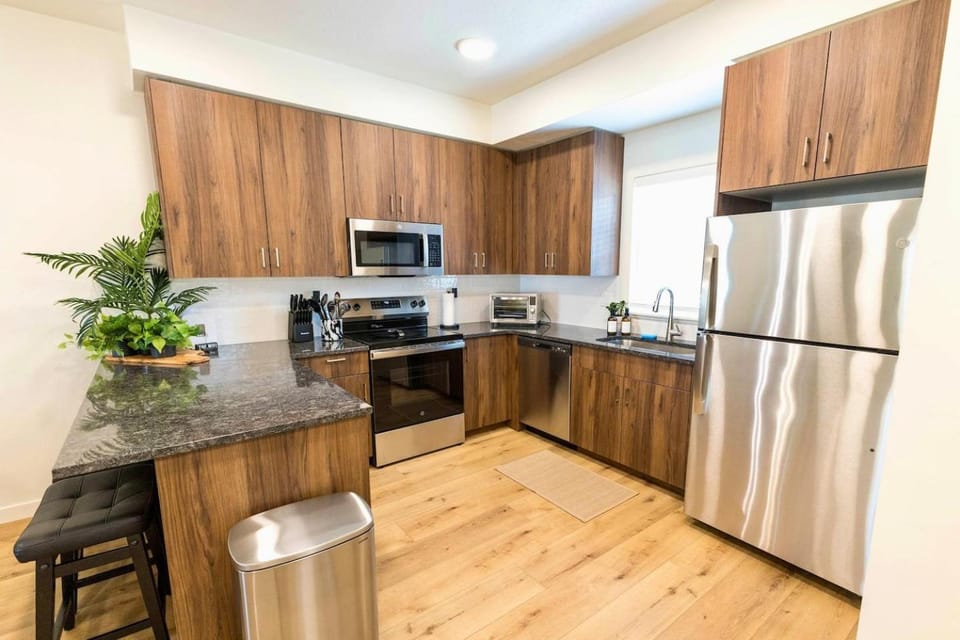 NEW! Boise Grove - 3 En - Suite Bedrooms- E Bikes House in Garden City