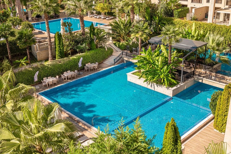 Luxurious Apartment - Pool View in Argisht Partez Apartment in Varna