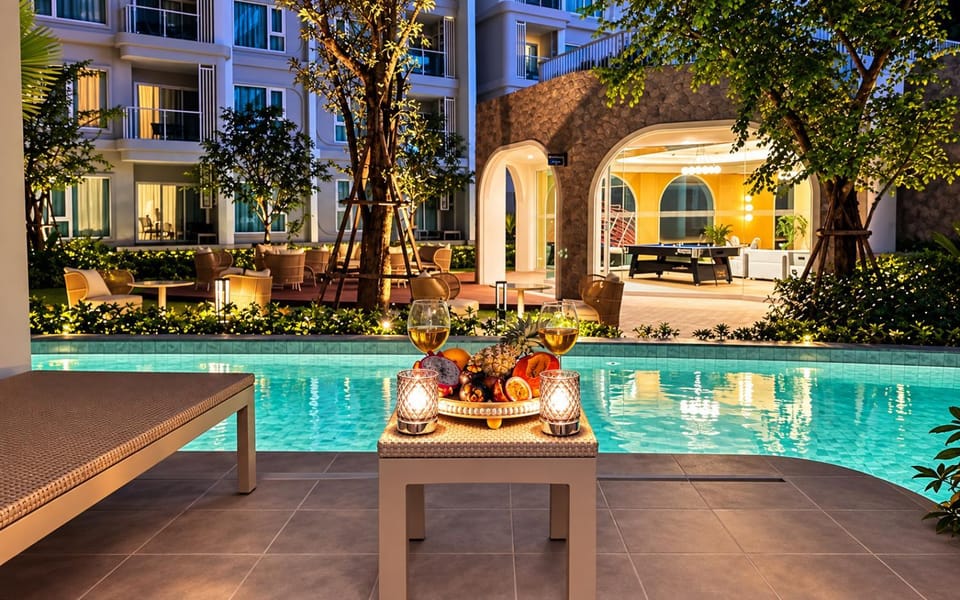 Property building, Garden, Swimming pool