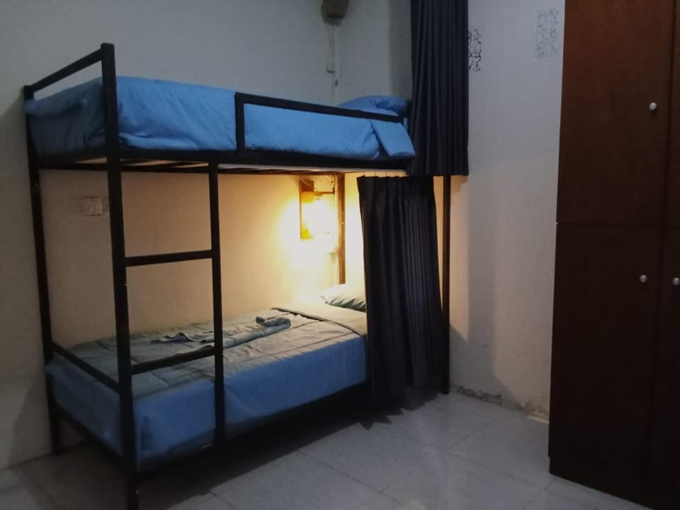 Bed, Photo of the whole room, Bedroom, bunk bed