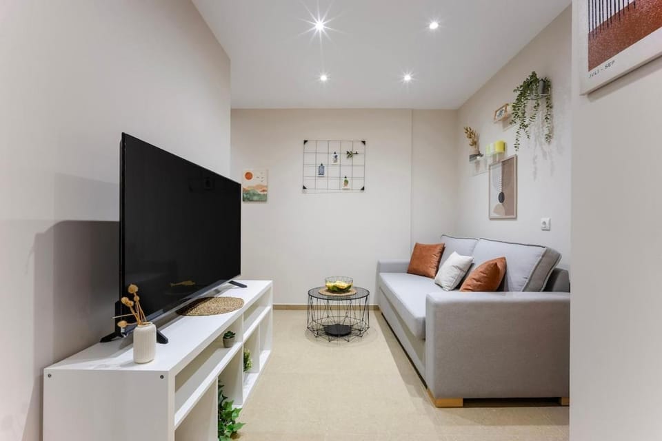 Local Experience #1 Apartment in Athens