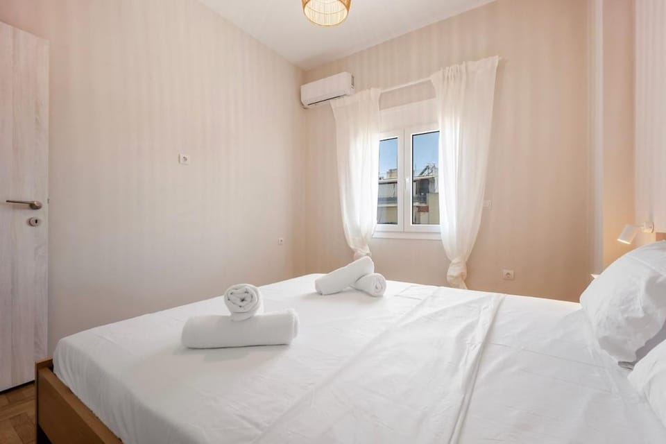 Local Experience #1 Apartment in Athens