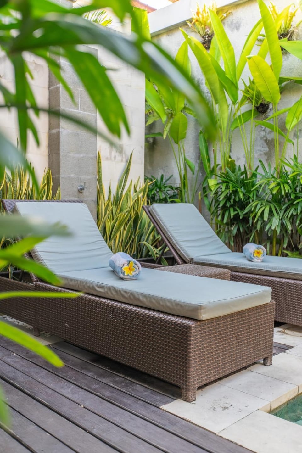 Bali Blue II - Two-Bedroom Tropical Garden Pool Villa Walking Distance from Seminyak Beach Villa in Kuta
