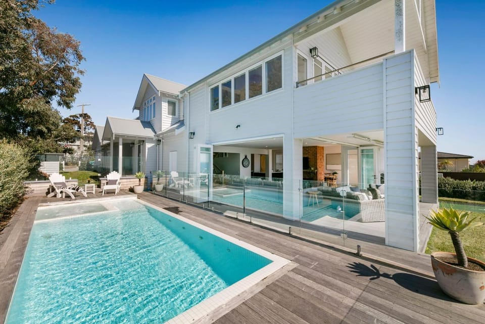 Prestige - Pool, Spa And Million Dollar Views - Mt Martha House in Melbourne