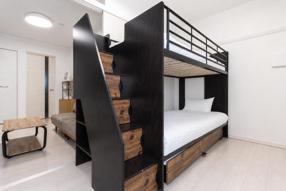 Bedroom, bunk bed