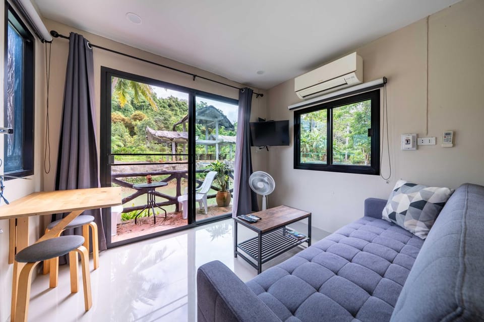 Chaikao mountain view retreat-villa 3 House in Thailand