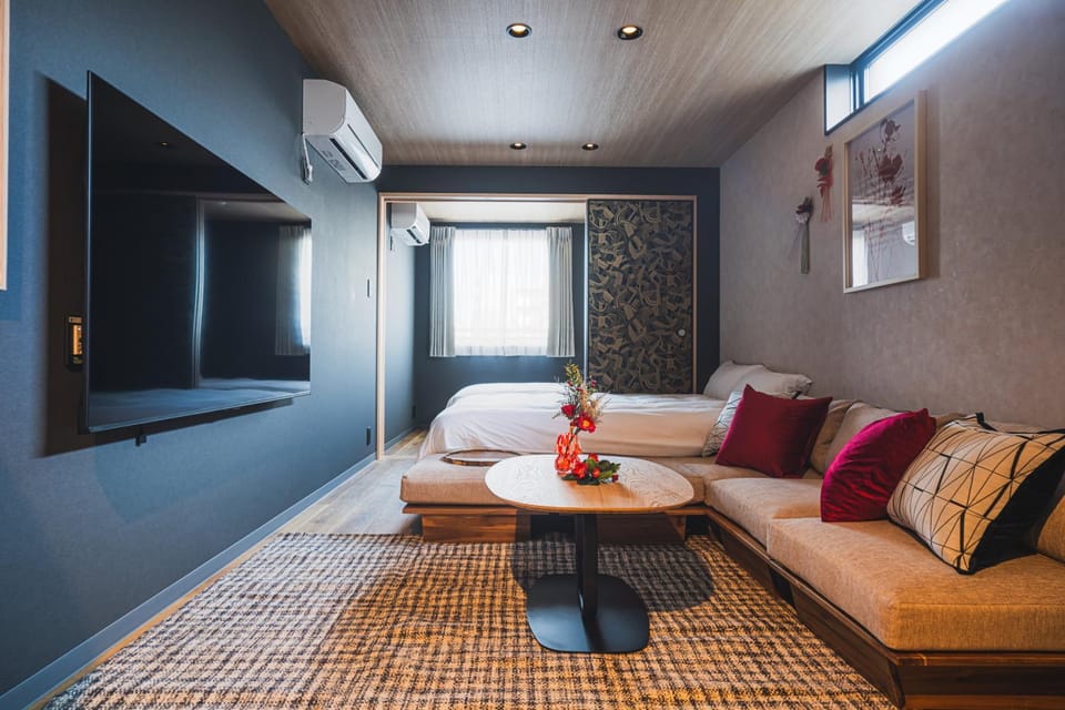 Bed, TV and multimedia, Living room, Photo of the whole room, Dining area, Bedroom, air conditioner