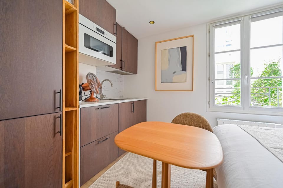 Studio cosy champs Élysée Apartment in Paris
