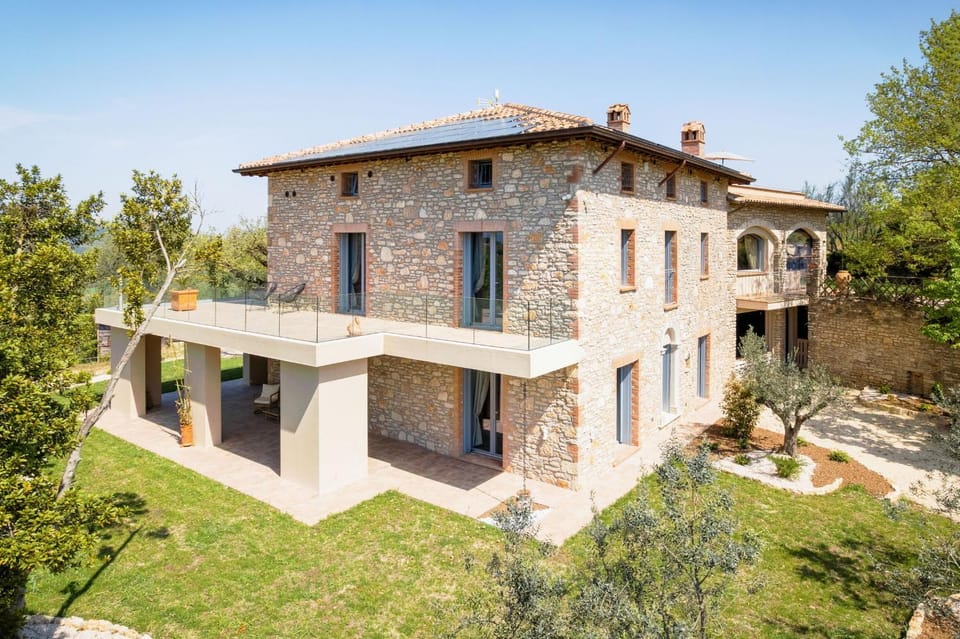 Property building, Spring, Summer, Spa and wellness centre/facilities, Swimming pool