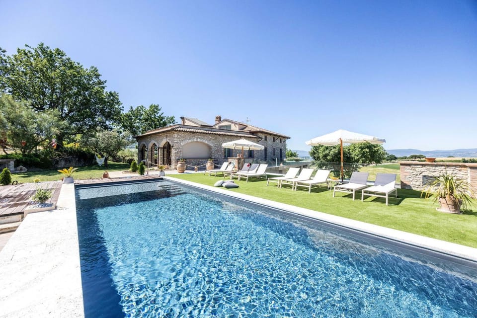 Property building, Spring, Summer, Spa and wellness centre/facilities, Swimming pool