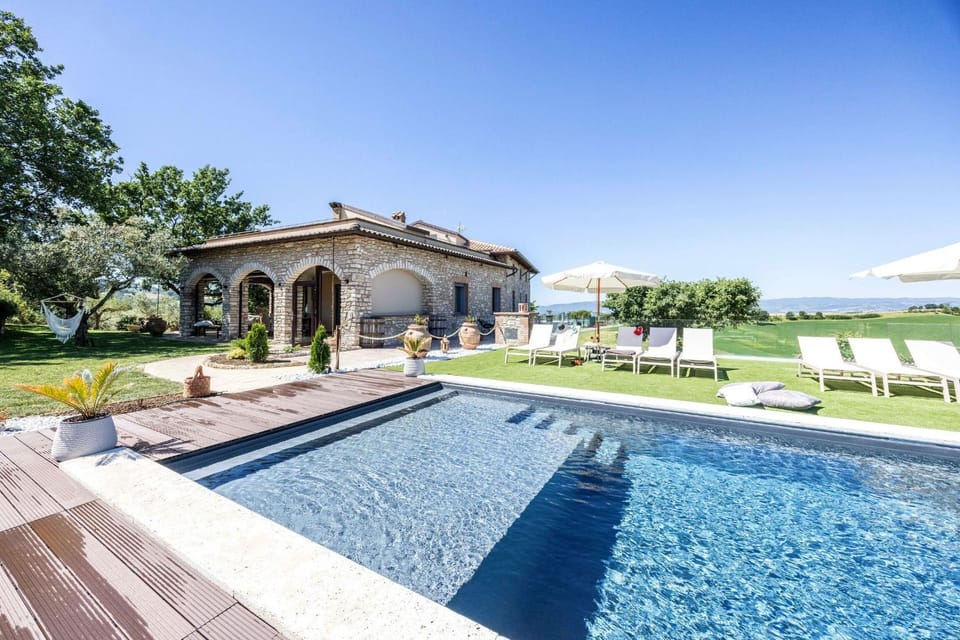 Property building, Spring, Summer, Spa and wellness centre/facilities, Swimming pool