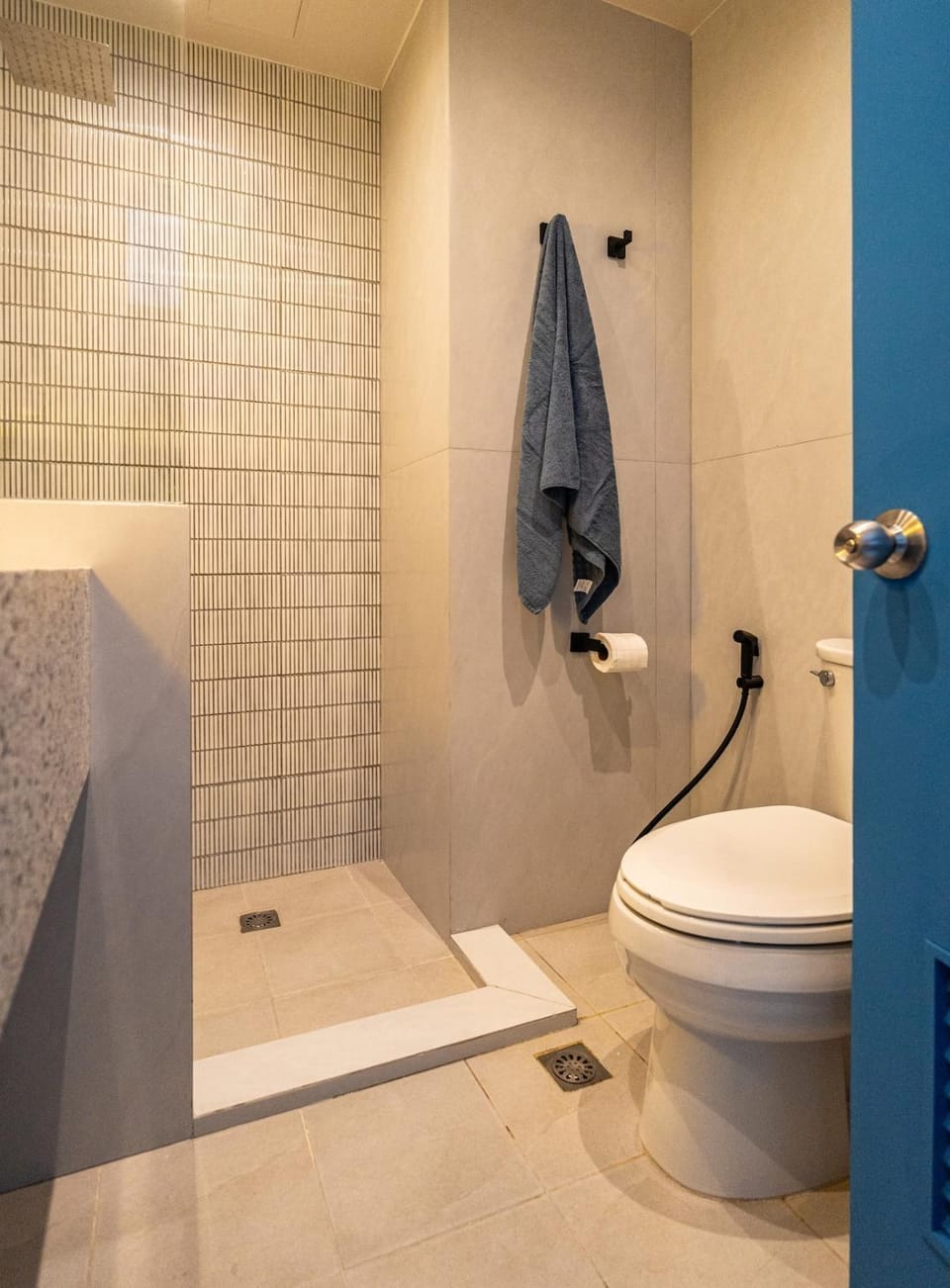 Bluedoor Spring White Near IT Park Cebu Apartment in Cebu City