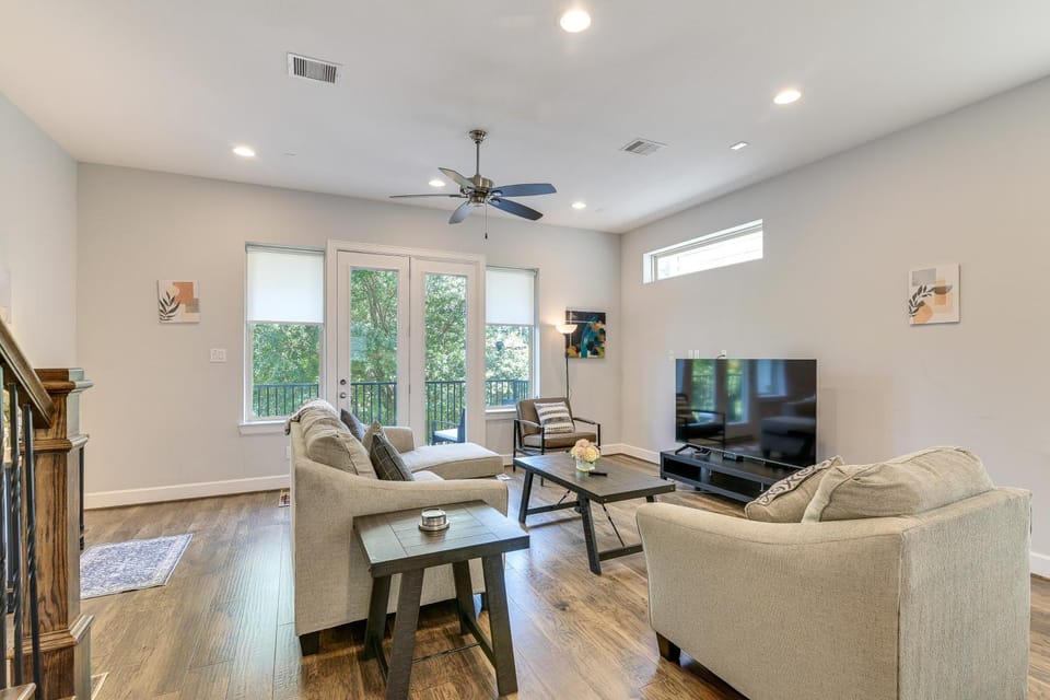 Urban Gem w/ Balcony! Near NRG Stadium & Downtown House in Houston