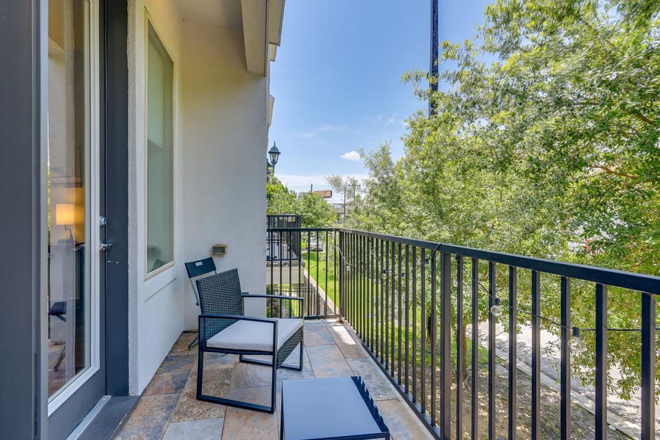 Urban Gem w/ Balcony! Near NRG Stadium & Downtown House in Houston
