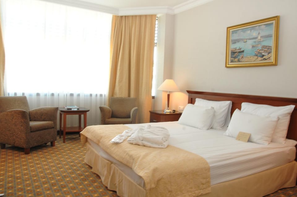 Seating area, Bedroom