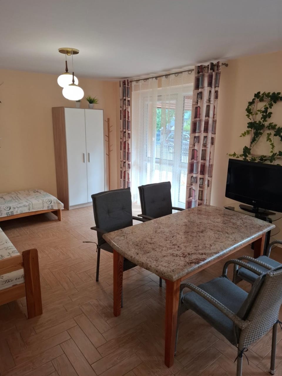 Photo of the whole room