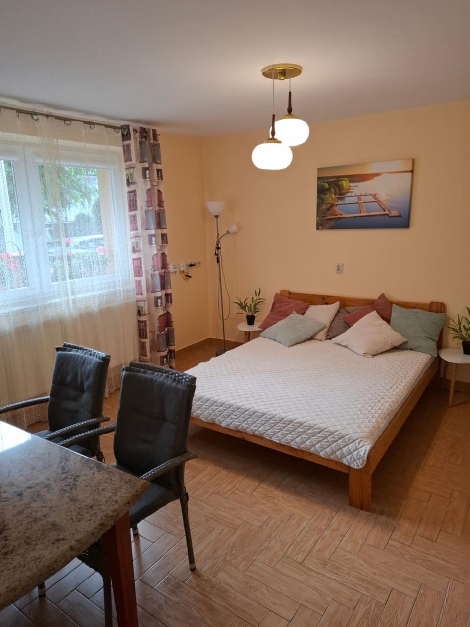 Photo of the whole room