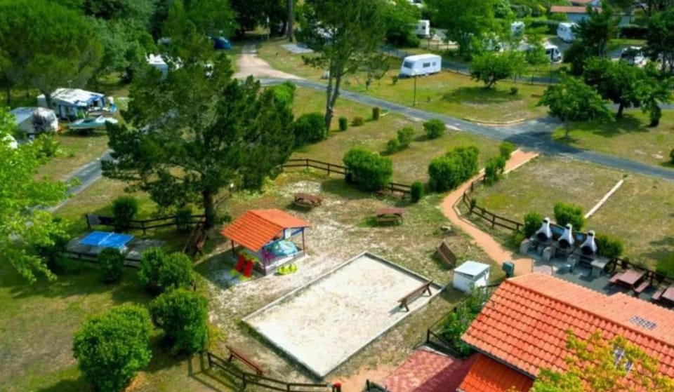 Property building, Garden