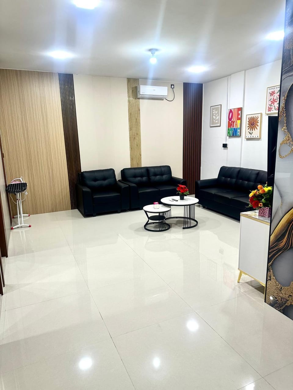 Homestay Apple House 89 Golden City Bengkong Laut House in Riau Islands, Indonesia
