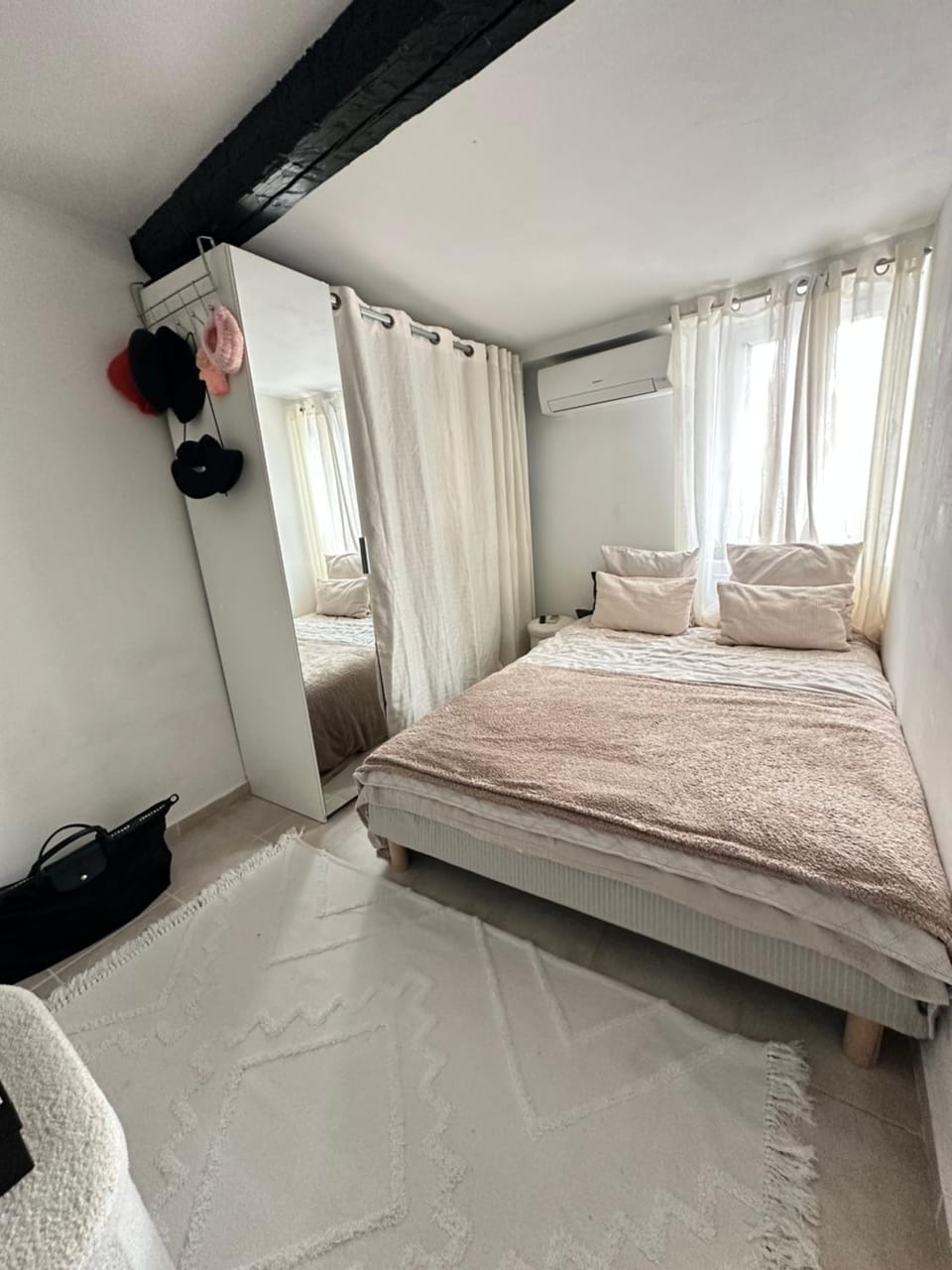 T2 élégant Vue Rocher Centre village Apartment in Roquebrune-sur-Argens