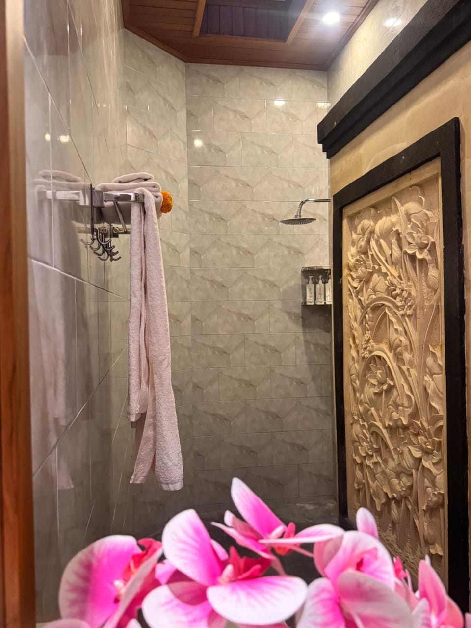 Shower, Bathroom, towels