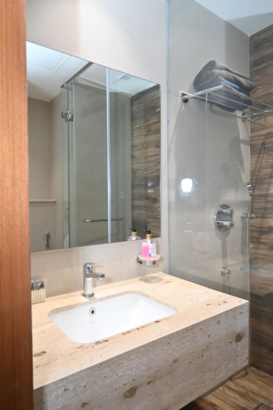 Shower, Bathroom, towels