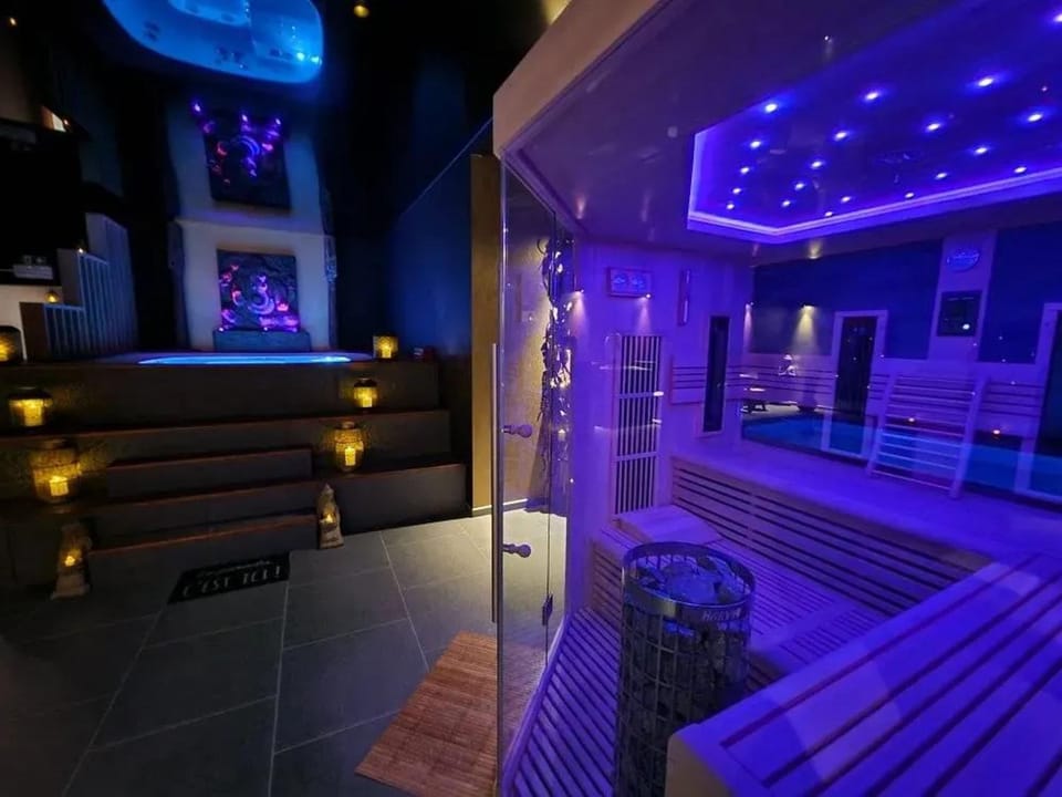 Villa with Private Pool in Hamois 350 m² Villa in Belgium