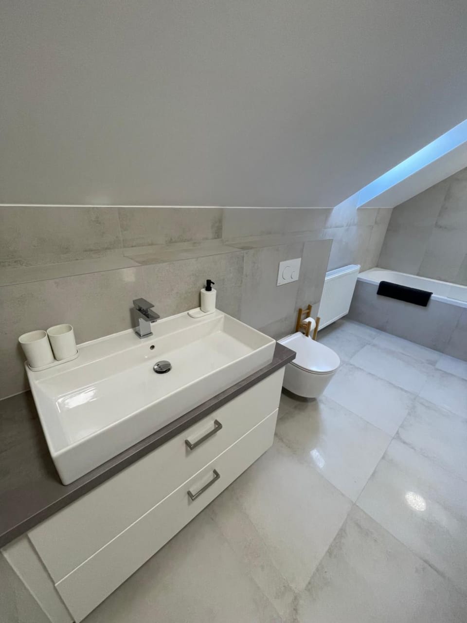 Toilet, Bathroom, Bath