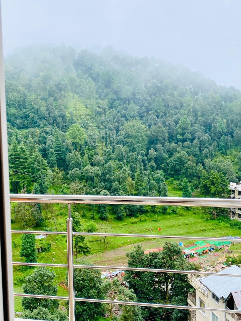 RoyalS Peaceful PenthouseS With Mountains VieW Apartment in Uttarakhand
