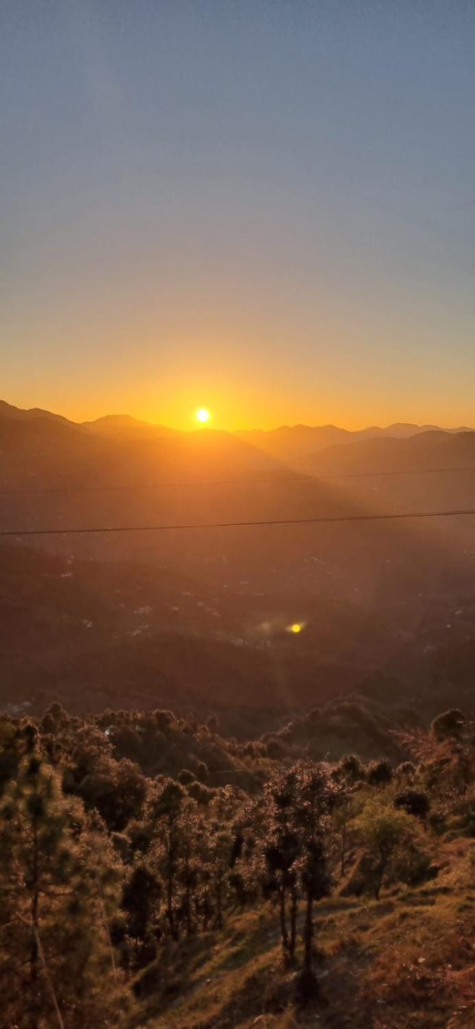 RoyalS Peaceful PenthouseS With Mountains VieW Apartment in Uttarakhand