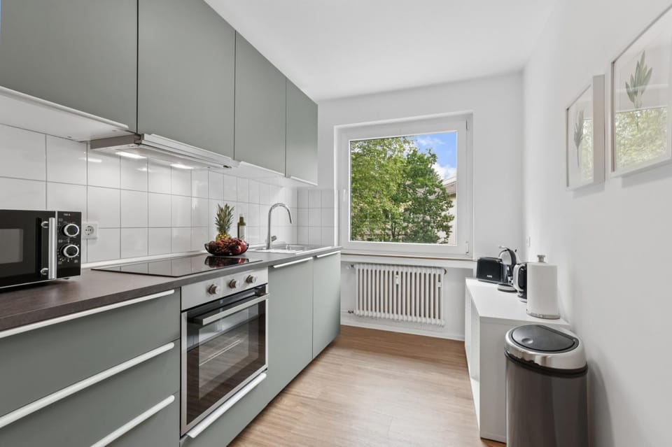 Messe Essen Apt 6 Guests Balcony and Parking Apartment in Essen