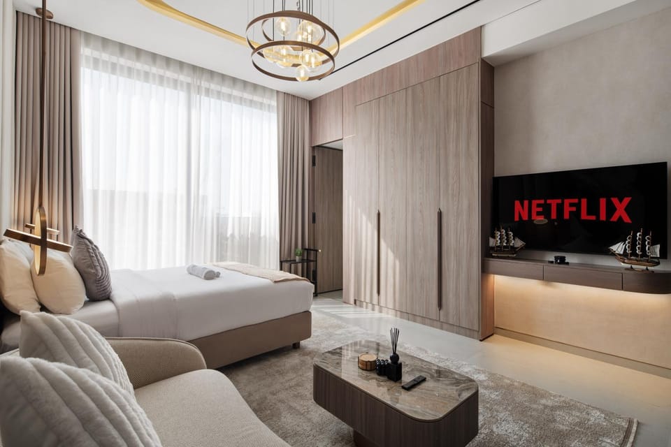 Brand-New Luxury Studio Near Downtown Apartment in Dubai
