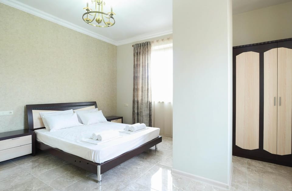 Bed, Bedroom, towels, wardrobe