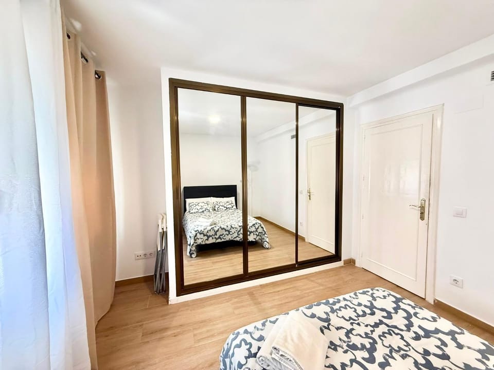 Metro Avenida de America 5 AMCH Hospedaje Apartment in Madrid