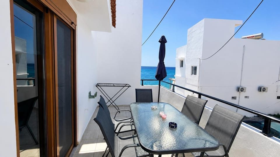 Azure Seaside Living House in Kardamena