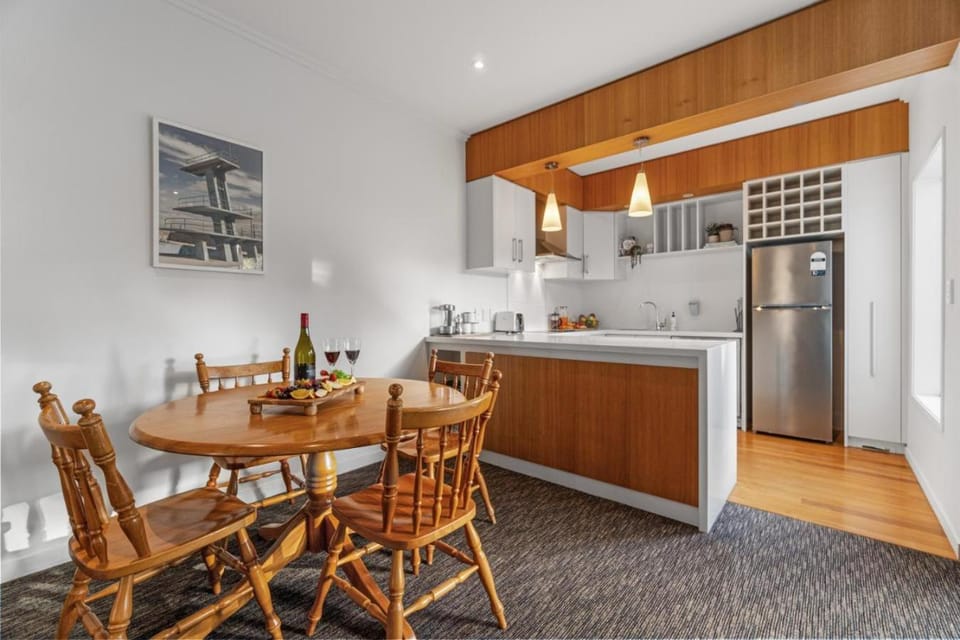 Dining area, kitchen