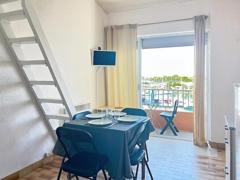 Le Balcon sur la Mer vue mer, parking, 4 pers Apartment in Agde