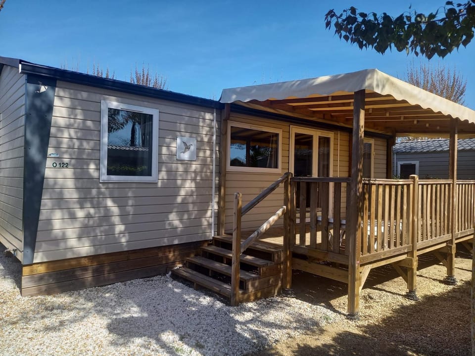 Le Refuge Paisible, Camping Siblu 4 étoiles Les Sables du Midi Campground/ 
RV Resort in Occitanie