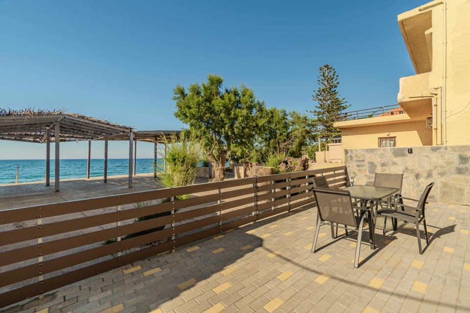 Patio, Day, Garden, View (from property/room), Dining area, Beach, Sea view